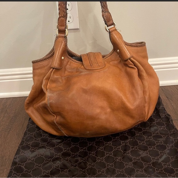 Gucci authentic designer leather handbag. Rare find  gorgeous bag - Picture 4 of 9